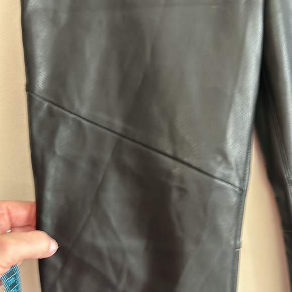 Free People Black Vegan Faux Leather Women's Leggings Size Lg/30 - Picture 5 of 15